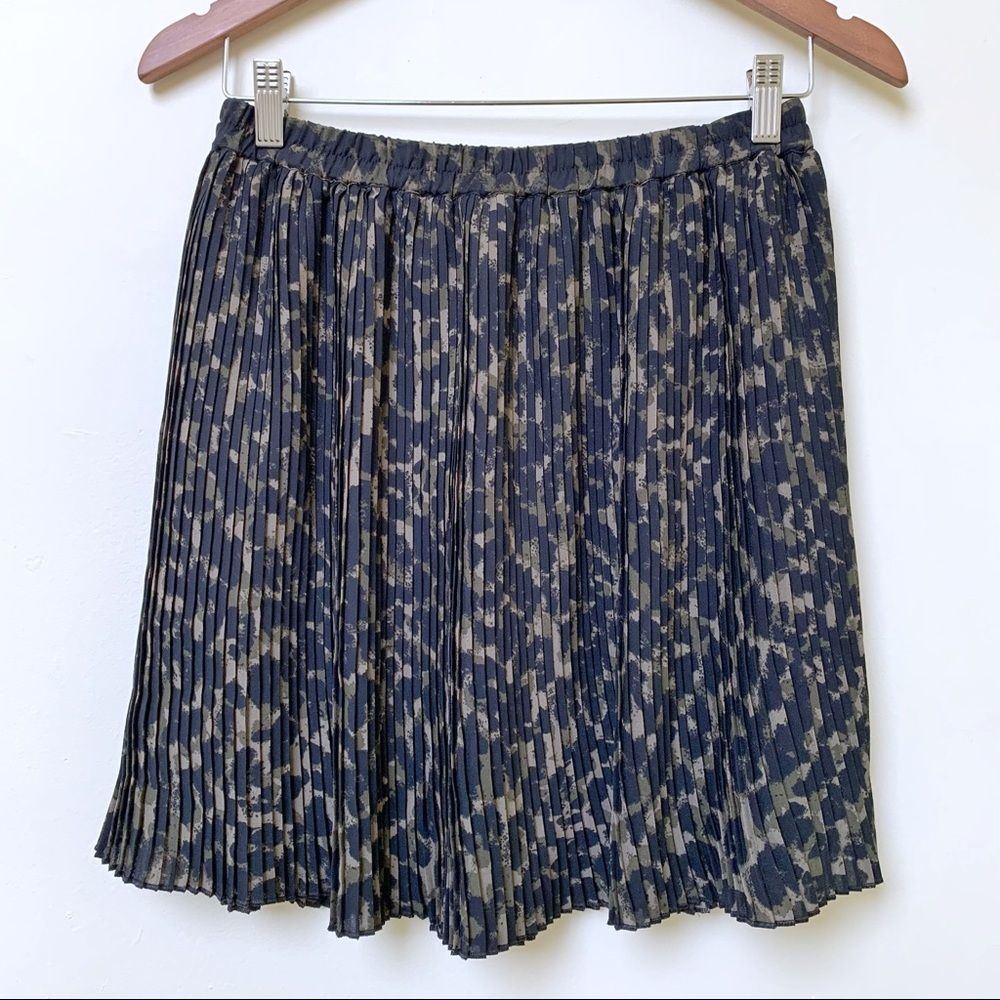 3/$30 H&M Pleated Mini